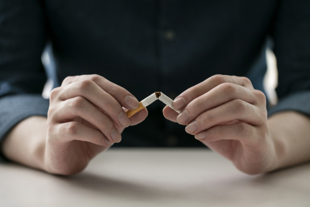 '50세 전에 '담배' 끊으세요'…15년 금연하면 폐암 위험 절반으로 '뚝'