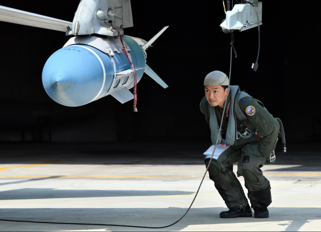 한미 공군,  전투기 40여대 ‘북 순항미사일·장사정포 대응’ 실사격 훈련