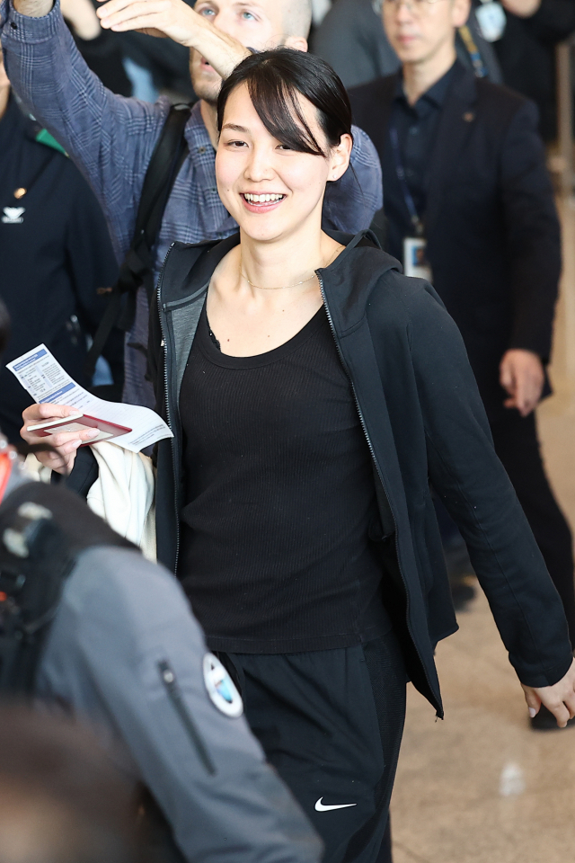 LA 다저스 오타니 쇼헤이의 아내 다나카 마미코가 15일 오후 인천국제공항 제1여객터미널을 통해 입국하고 있다. 연합뉴스