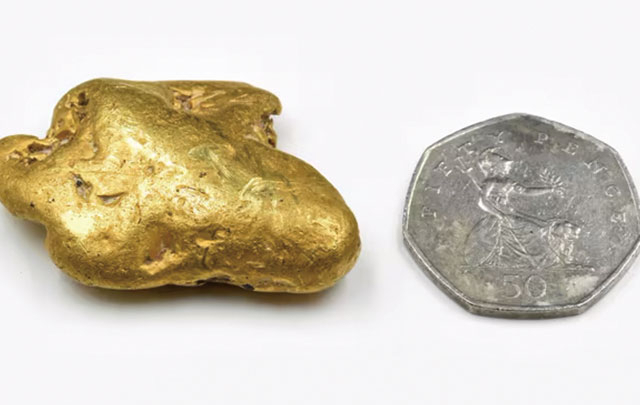 리처드 브록이 잉글랜드 슈롭셔주에서 발견한 금덩어리의 모습. 사진=경매업체 멀록 존스 홈페이지 캡처