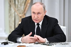 푸틴, 모스크바 총격 테러에 긴급회의…"부상자 회복 기원"