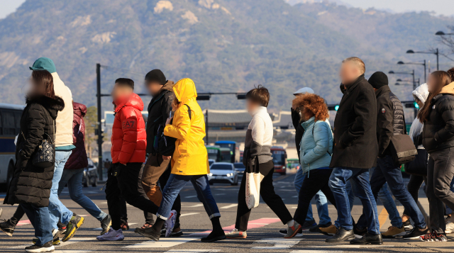 전체 근로자 17% 일하는데…5인 미만 사업장 70% “작년 연차 6일 미만”