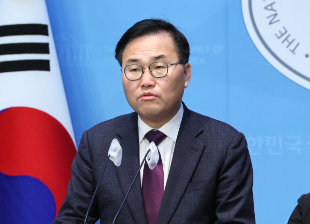 홍석준 국민의힘 의원이 6일 국회 소통관에서 기자회견을 하고 있다. 연합뉴스