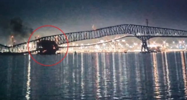 [영상] 美볼티모어 대형 교량, '선박충돌' 붕괴…'최대 20명 실종'