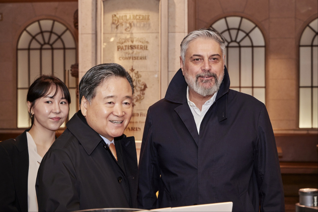 허영인(왼쪽 두 번째) SPC그룹 회장과 마리오 파스쿠찌 CEO. 사진 제공=SPC