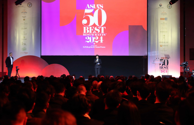 송미령 농림축산식품부 장관이 26일 오후 서울 강남구 그랜드인터컨티넨탈 서울파르나스에서 개최된 국제미식행사 ‘아시아 50 베스트 레스토랑’ 시상식에서 환영사를 하고 있다. 사진 제공=농림축산식품부