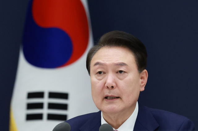 尹 “영화관 입장권 등 18개 부담금 폐지…과감·획기적 수준 정비'