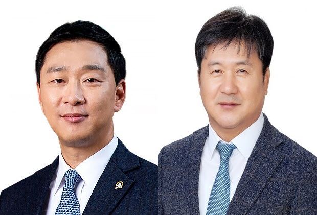 정재훈(왼쪽) 동아쏘시오 대표와 곽달원 HK이노엔 대표. 사진 제공=각 사