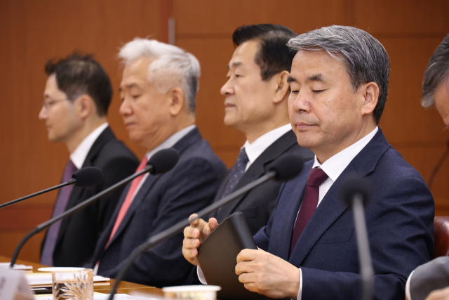 이종섭 주호주 대사가 28일 서울 종로구 외교부에서 열린 방산협력 주요 공관장 회의에 참석하고 있다.