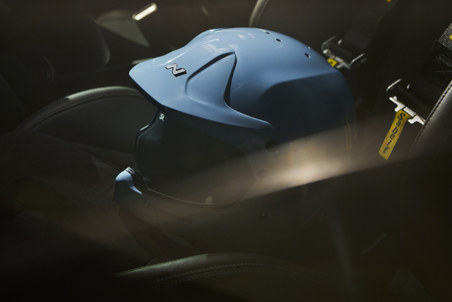 N 퍼포먼스 온라인 샵에선 N 스페셜 모터스포츠 헬멧을 구매할 수 있다. 사진제공=현대차