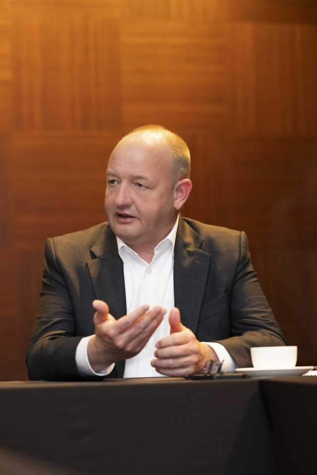 토마스 프리무스 포르쉐AG 파나메라 제품라인 총괄사장이 파나메라의 판매 전략에 대해 설명하고 있다. 사진제공=포르쉐코리아