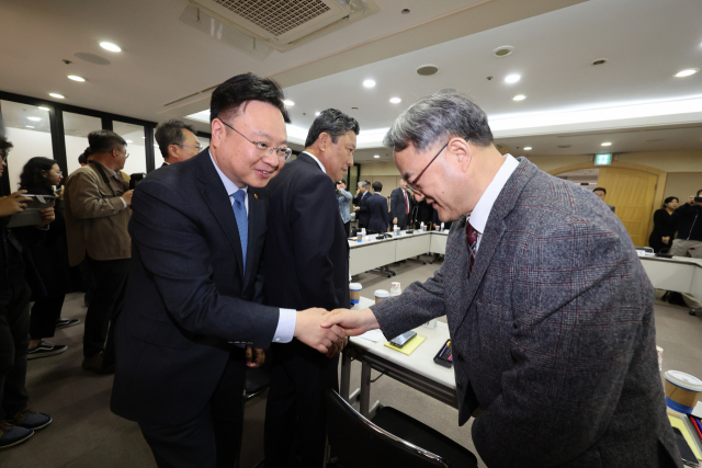 복지 장관 만난 병원협회 '필수의료 붕괴 막으려면 수가 현실화 필요'