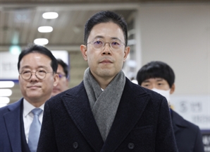 헌재, '고발사주' 의혹 손준성 탄핵 심판 정지