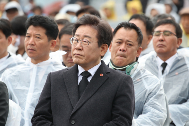 더불어민주당 이재명 대표가 지난 3일 오전 제주시 봉개동 4·3평화공원에서 열린 제76주년 제주4·3희생자추념식에 참석하고 있다. 제주도사진기자회