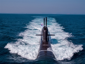 [영상] 국산 3000t급 3번째 잠수함 ‘신채호함’ 시운전 마치고 해군 인도