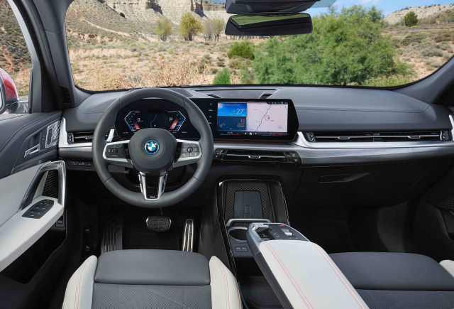 뉴 X2 xDrive20i의 실내엔 BMW의 최신 오페리이팅 시스템(OS)9이 적용된다. 사진제공=BMW코리아
