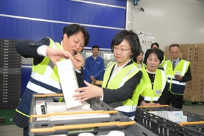 오유경 식약처장, 지오영 천안물류센터 방문…희귀필수의약품 안전배송 점검