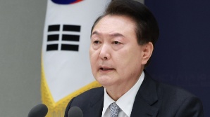 尹-전공의 대표 135분 면담…"열악처우 등 의견 경청"