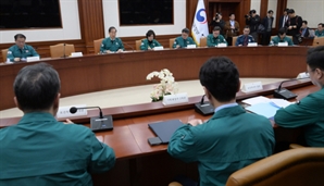 한덕수 총리, 의사집단행동 중앙재난안전대책본부 회의 주재