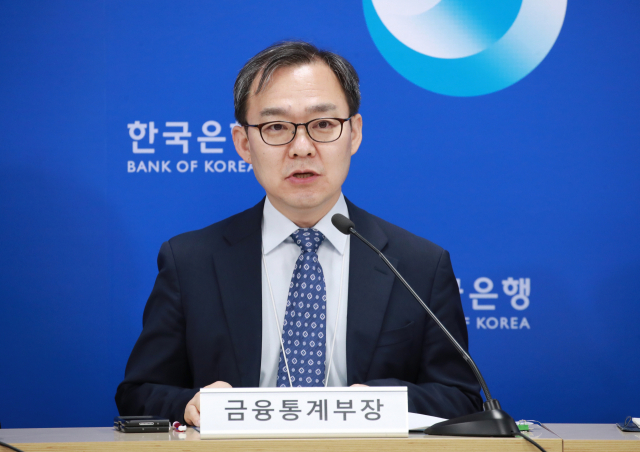 송재창 한국은행 금융통계부장이 5일 서울 중구 한은에서 2024년 2월 국제수지(잠정)의 주요 특징을 설명하고 있다. 사진 제공=한은