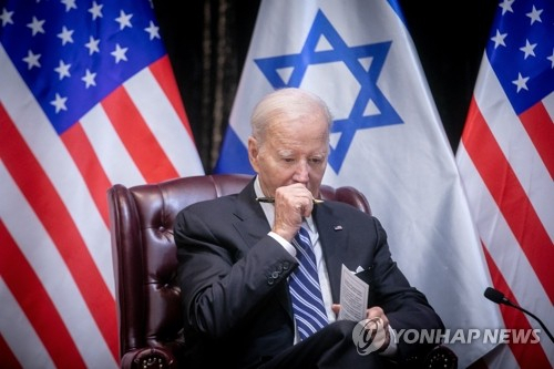 (텔아비브 EPA=연합뉴스) 조 바이든 미국 대통령이 지난해 10월이스라엘 텔아비브에서 베냐민 네타냐후 이스라엘 총리와 회담하고 있다. 연합뉴스