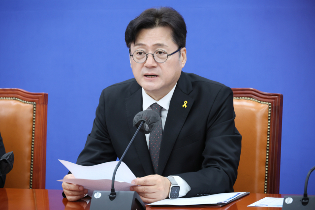 홍익표 '尹, 민심 받아들이고 野정책 수용 의지 밝혀야'