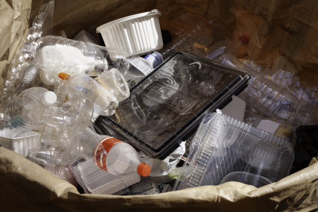 전 세계 10명 중 8명 '불필요한 플라스틱 일회용품 사용 금지해야'