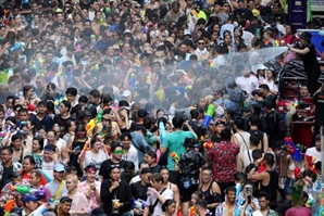 비극이 된 '지상 최대 물 축제'…태국 '송크란' 행사서 200명 사망