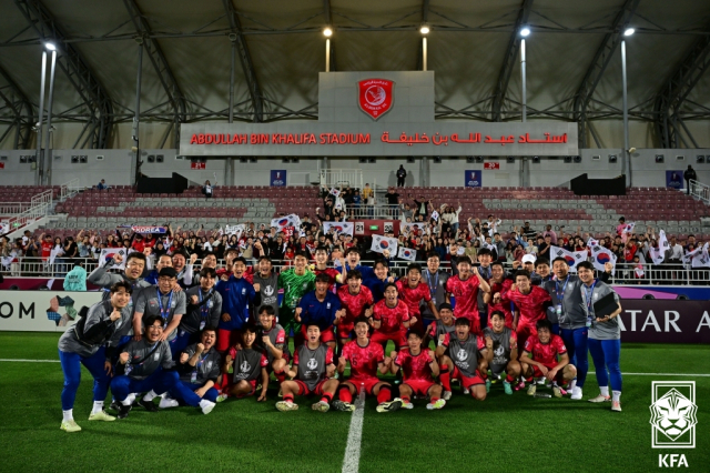 2024 아시아축구연맹(AFC) U-23 아시안컵 B조 1차전 대한민국과 UAE의 경기에서 승리한 한국 선수들이 기뻐하고 있다. 사진 제공=대한축구협회