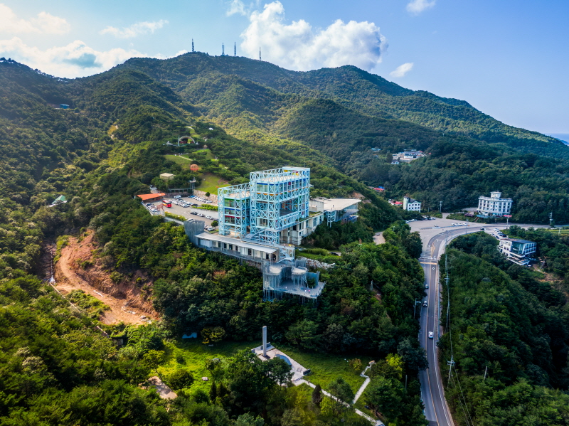 강릉 하슬라아트월드 조각공원, 돗자리 허용 이색 피크닉 공간 제공