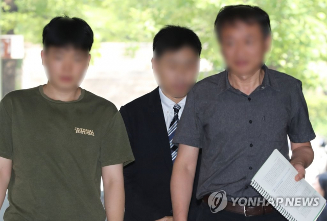 영장실질심사 출석하는 김성훈 백광산업 전 대표. 연합뉴스