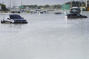 두바이 폭우, ‘인공강우’ 탓?…“확실히 아니다” 美 전문가들 반박 진실은?