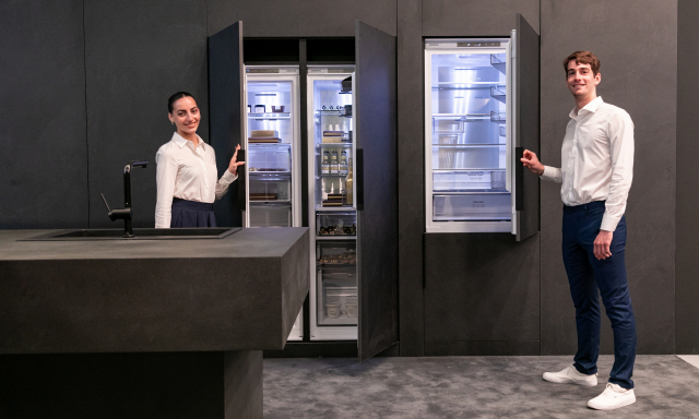 삼성전자가 이탈리아 밀라노 유로쿠치나에서 이달 유럽에서 출시한 '빌트인 와이드 냉장고'를 선보였다. 사진제공=삼성전자