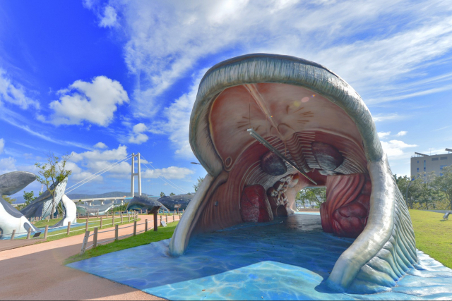 울산 장생포 고래문화마을에 전시된 고래 조형물. 사진제공=울산시