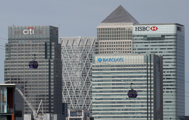 지난 12일(현지시간) 영국 런던 카나리아 워프의 금융구역의 모습. EPA연합뉴스