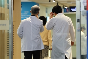 서울대병원·서울아산도 ‘주 1회’ 진료·수술 멈춘다