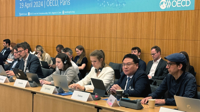 지난 19일 박윤석(오른쪽 두 번째) 카카오 동반성장 성과리더가 OECD D4SME 회의에서 발언 중이다. 사진 제공=카카오