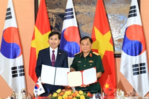 국방차관 만난 베트남 포병사령관 “한국산 K-9 자주포 조속한 도입 희망”