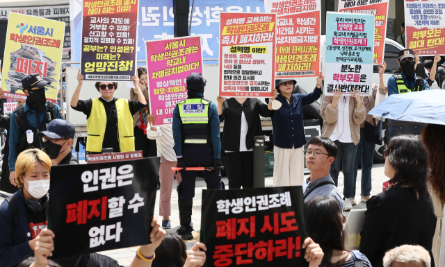 학생인권만 강조하다 '부메랑'…경기·광주도 폐지 추진