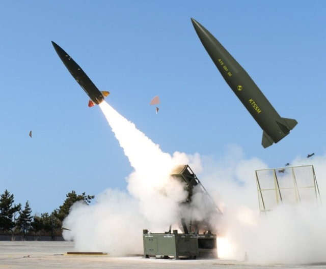軍, 압록강 타격 무기 만든다…한국형 전술지대지Ⅱ ‘2030년’ 실전 배치[이현호 기자의 밀리터리!톡]