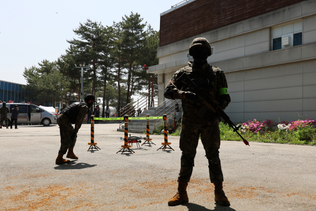 25일 오후 서울 광진구 구의아리수정수센터에서 민관군 전시 대비 동원훈련인 '2024년 충무훈련' 국가중요시설 드론테러 대응훈련이 진행되고 있다. 연합뉴스