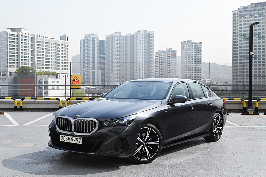 BMW 530i M 스포츠. 김학수 기자