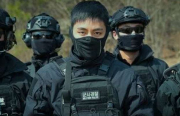 특수임무대(SDT) 대테러복을 입은 방탄소년단(BTS) 뷔.,온라인커뮤니티