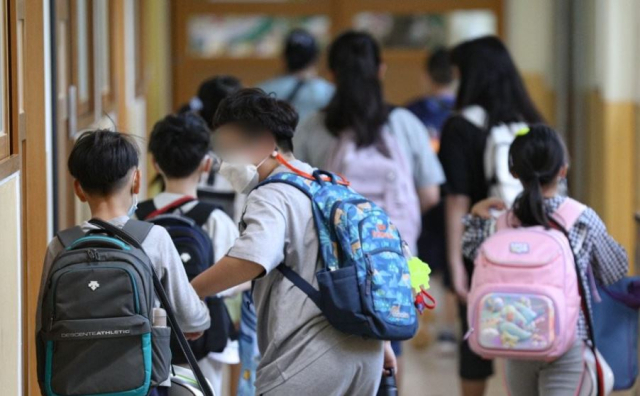 '엄마 저 안 행복해요'…수면 부족에 혼밥하는 초등학생 무려