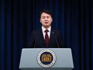 [속보] 김주현 민정수석 "가감없이 민심 청취해 국정 반영되도록 최선"