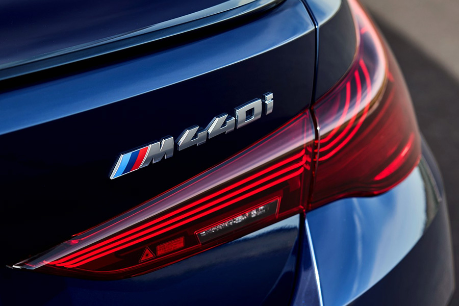 BMW M440i