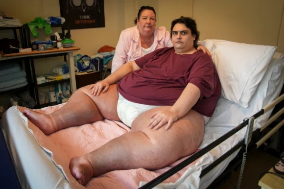 ‘영국에서 가장 무거운 남성’으로 알려진 제이슨 홀턴이 이달 초 비만으로 사망했다. 더선 홈페이지 캡처