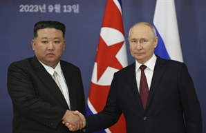 김정은, 푸틴에 전승절 축전…러는 “北, 유망한 파트너”