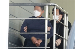 부산법원 앞 '유튜버' 피습 사망…50대 피의자 구속기로