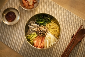 외국인 뽑은 한국 술은 '소주'…가장 먹고 싶은 한식 간편식은 '이것'
